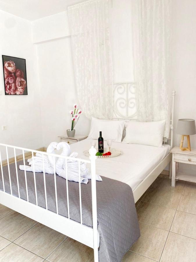 Delia Apartments Pefkochori Extérieur photo
